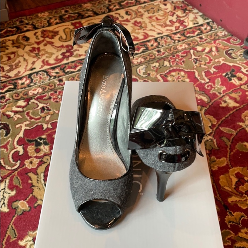 Enzo Angiolini ‘Mistle’ peep toe bow back pumps